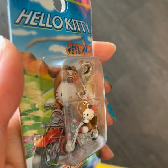 2006 HELLO KITTY CELL PHONE CHARM - Picture 5 of 7